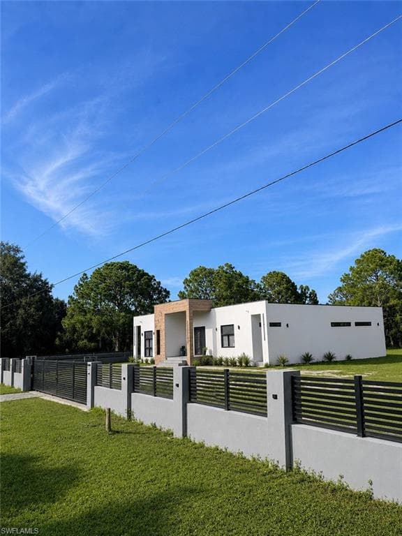 345 N Jinete ST-4