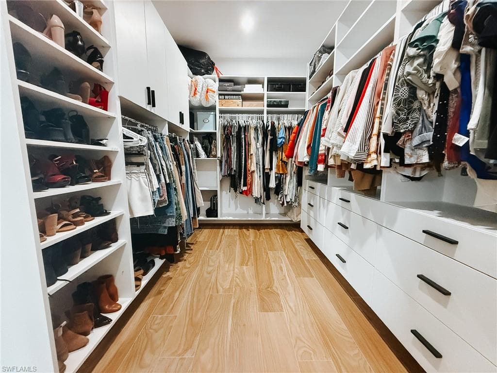 1702 Ludlow RD-27