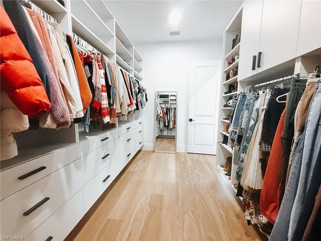 1702 Ludlow RD-28