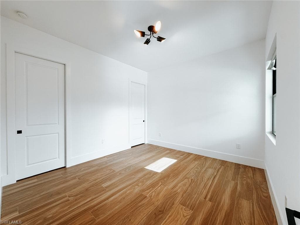 1702 Ludlow RD-35