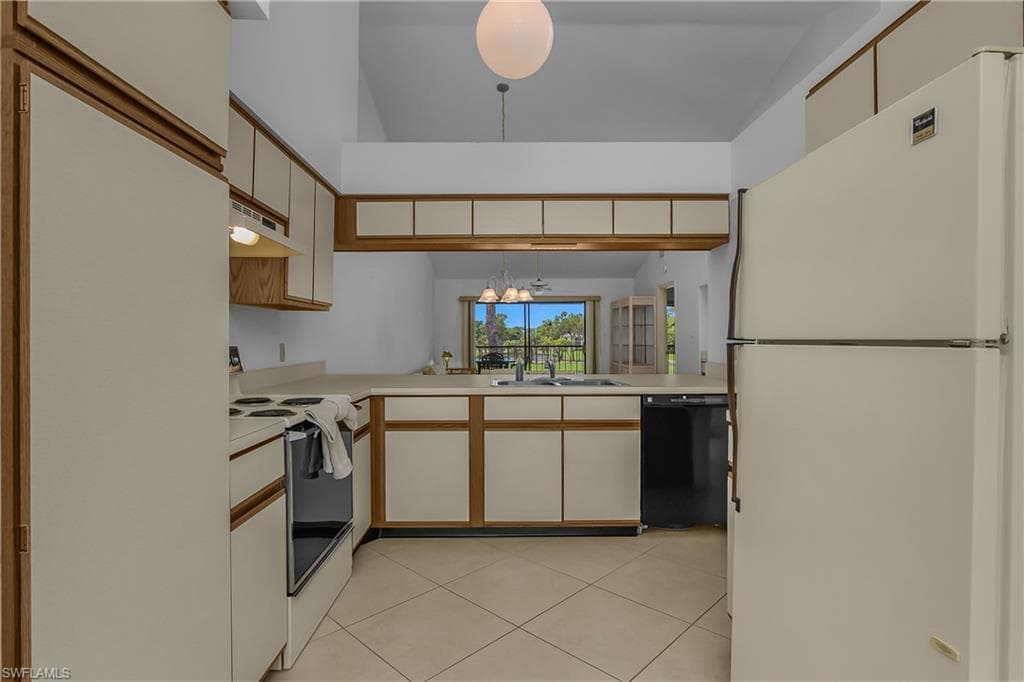 460 Fox Haven DR 1302-12