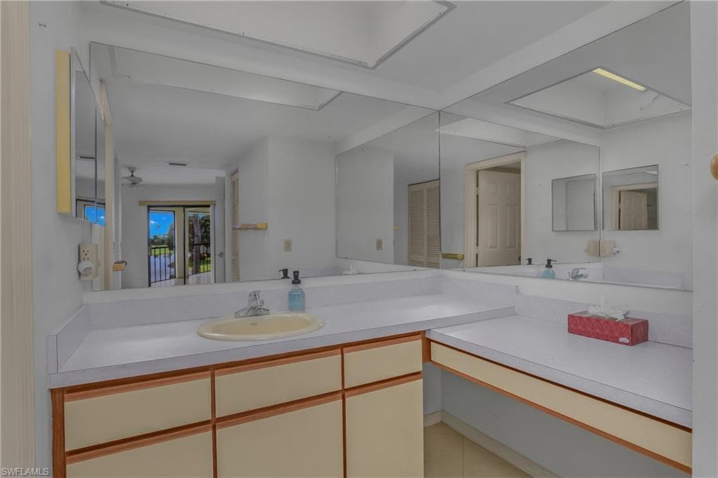 460 Fox Haven DR 1302-18