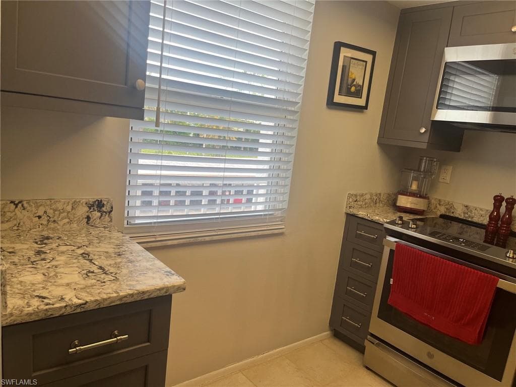 1580 Pine Valley DR 305-3