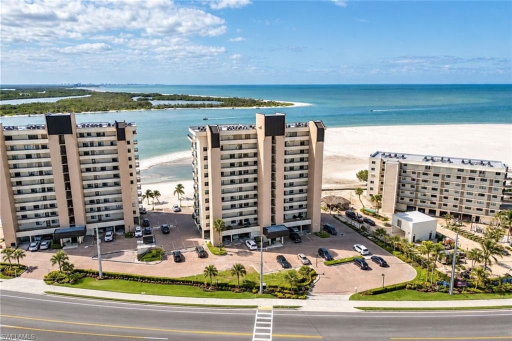 8400 Estero BLVD 903-7