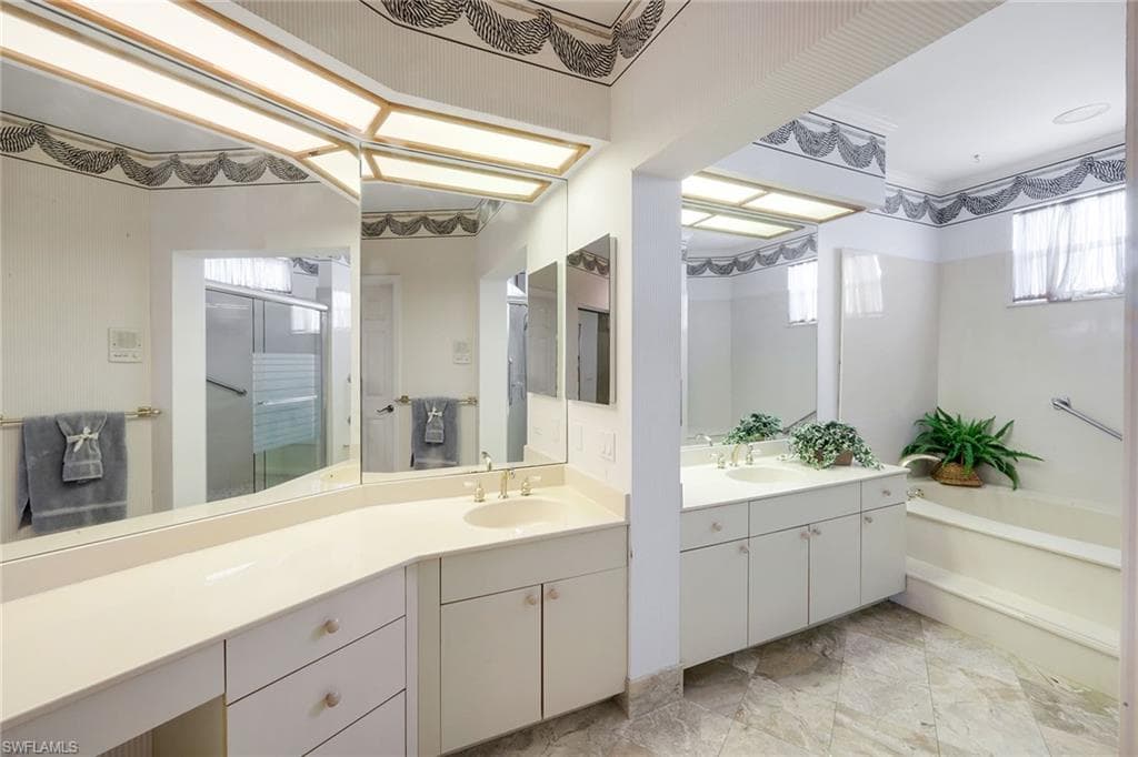 828 Hideaway CIR E 423-27