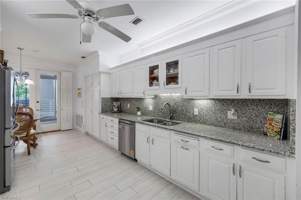 828 Hideaway CIR E 423-16