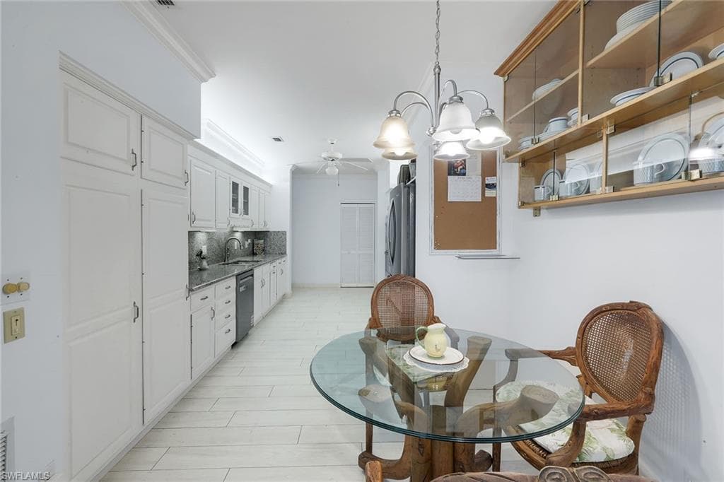 828 Hideaway CIR E 423-20