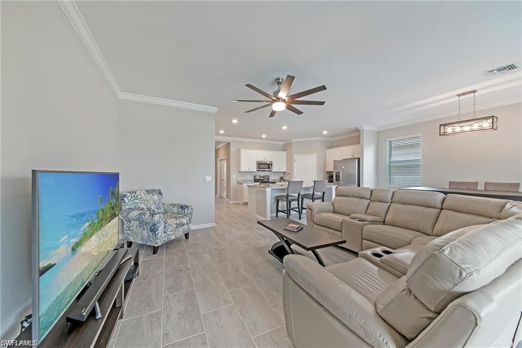 10284 Livorno DR-8