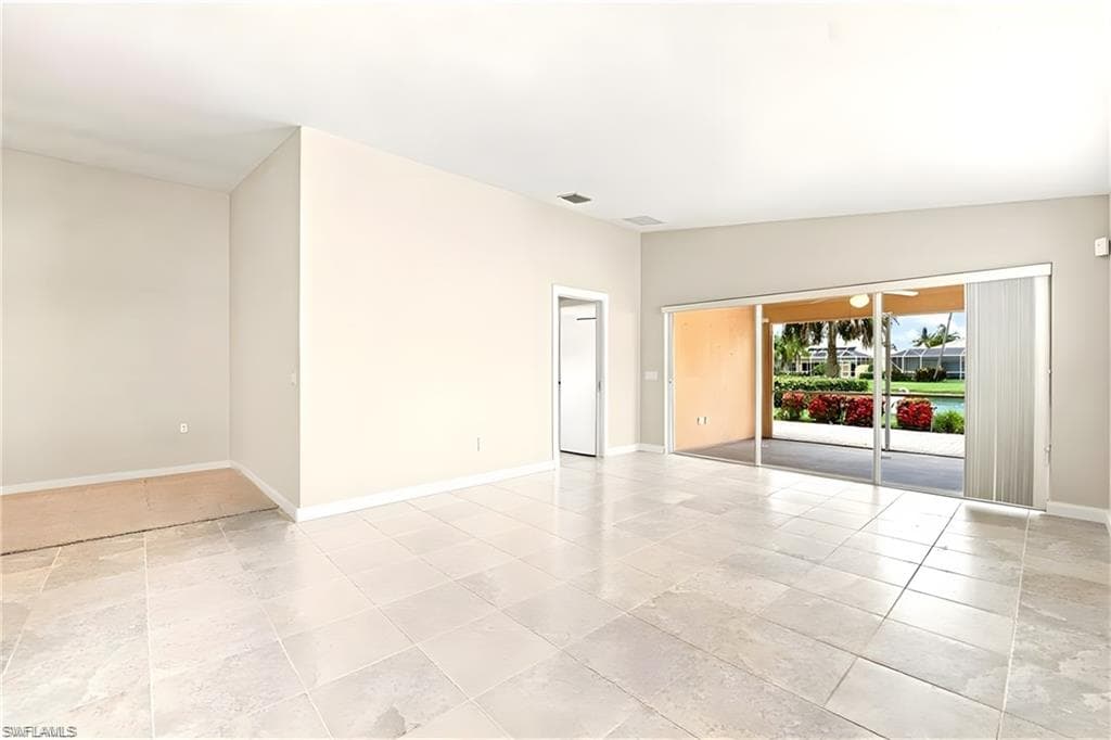 8141 Xenia LN-11