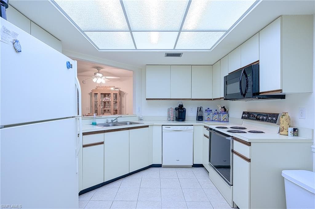 565 Beachwalk CIR T-104-12