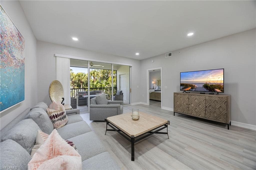 20930 Island Sound CIR 203-6