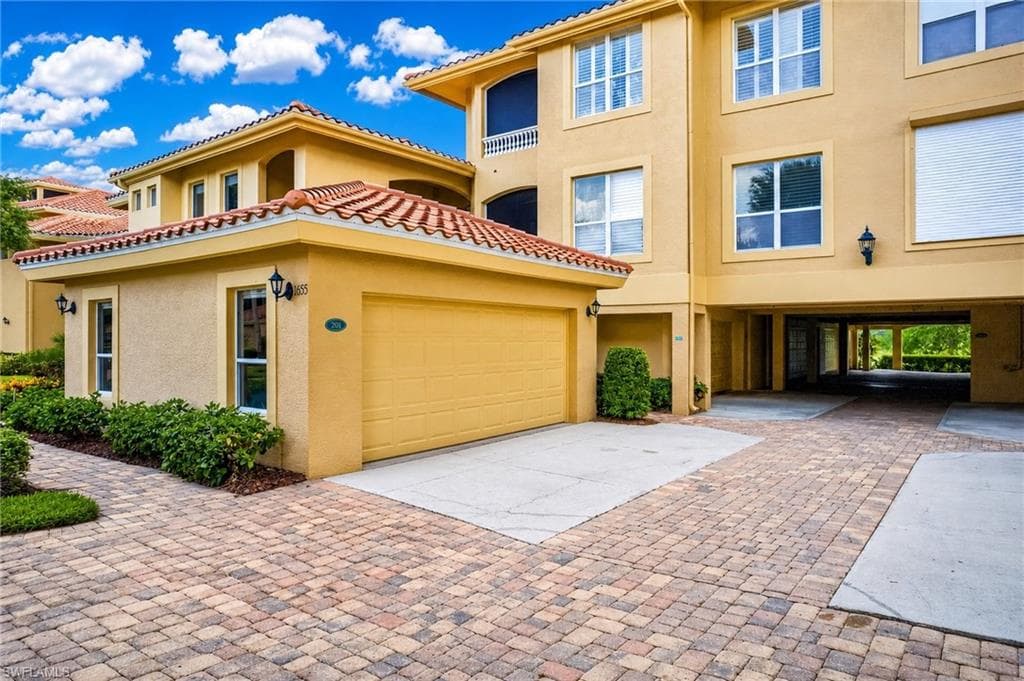 1855 Les Chateaux BLVD 5-201-37