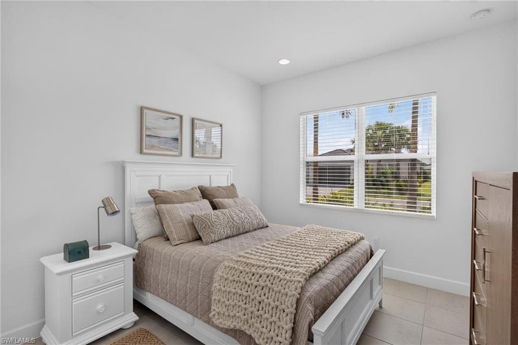 12363 Purple Ficus WAY-22