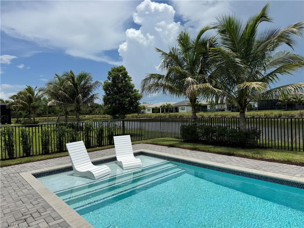 12363 Purple Ficus WAY-37