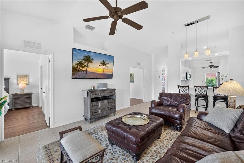 2815 Cypress Trace CIR 204-5