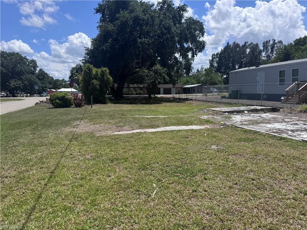 1127 Della Tobias AVE-1