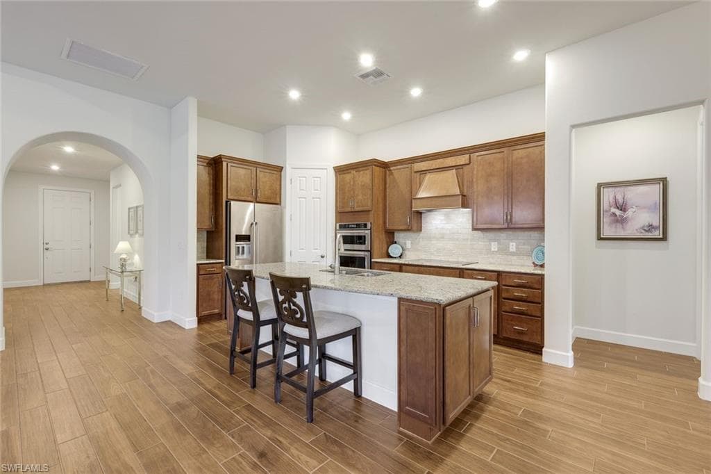 12208 Sussex ST-23