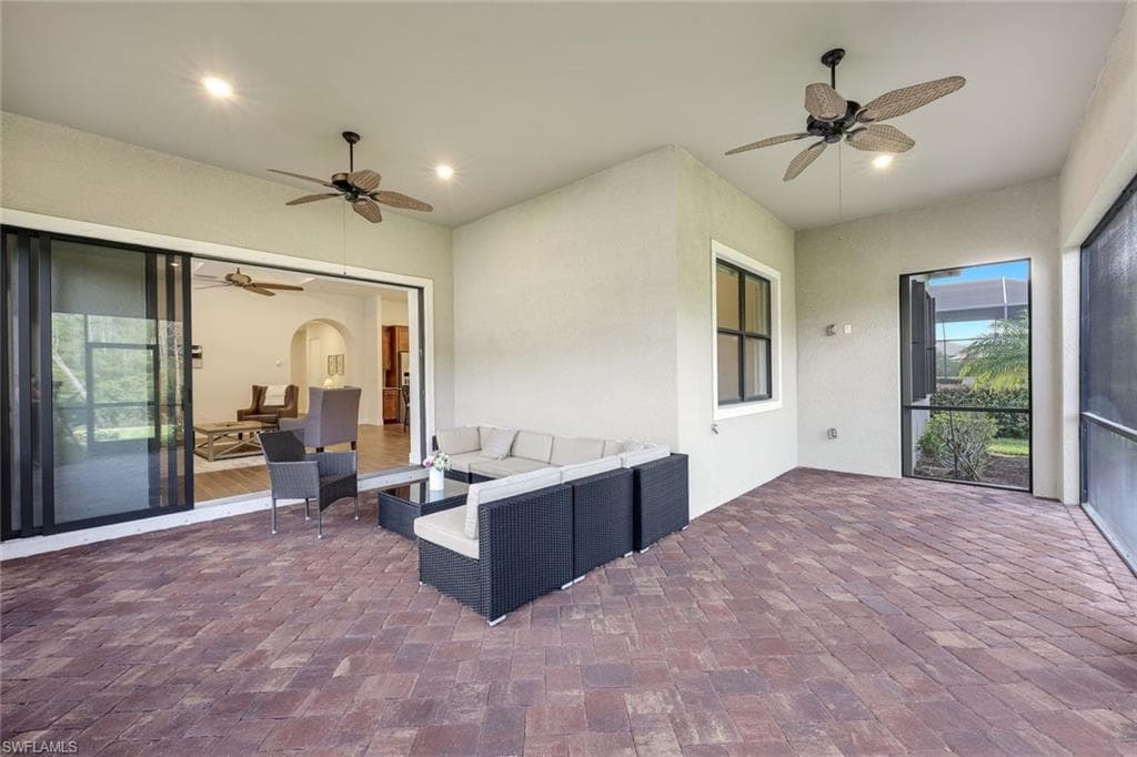 12208 Sussex ST-17