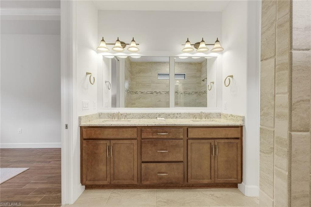 12208 Sussex ST-24