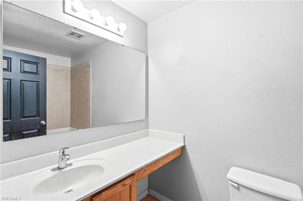 3088 WAINWRIGHT ST-43