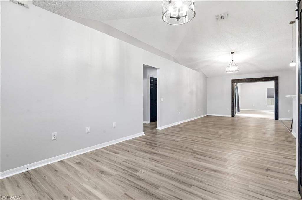 3088 WAINWRIGHT ST-11