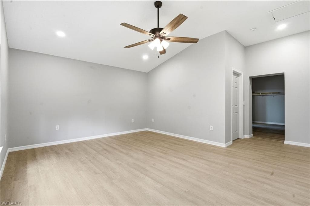 3088 WAINWRIGHT ST-35