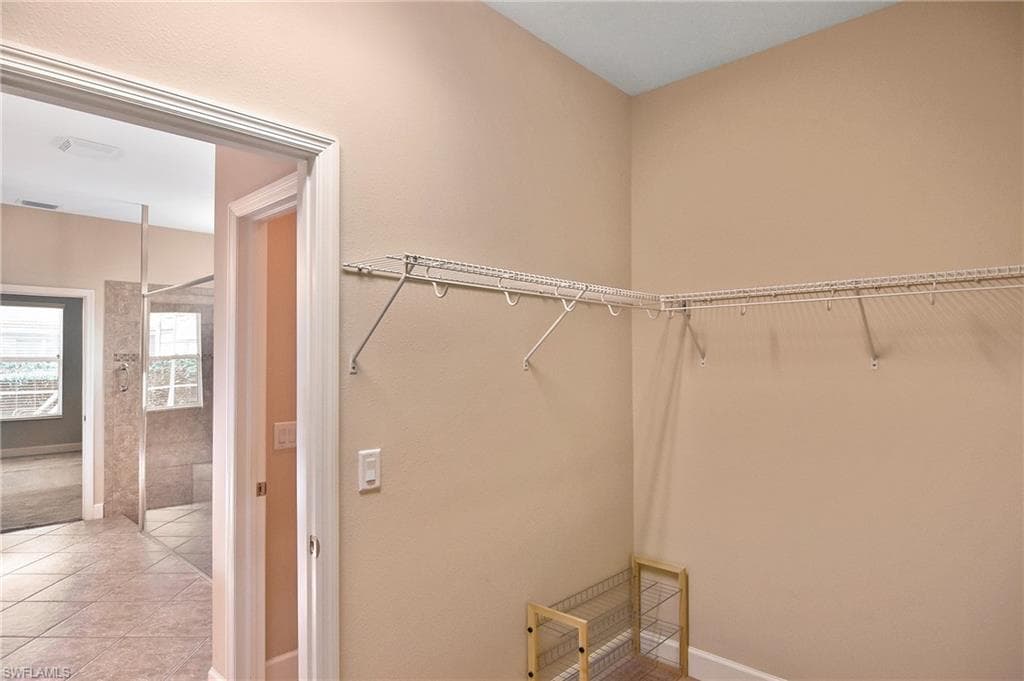 2669 Lambay CT-22