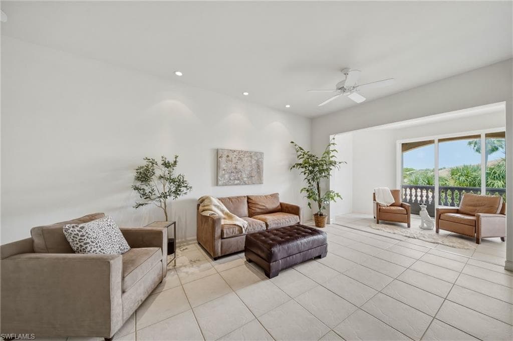 1845 Les Chateaux BLVD 303-18