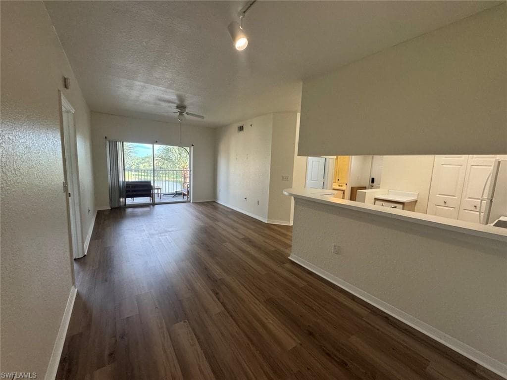 6400 Aragon WAY 303-3