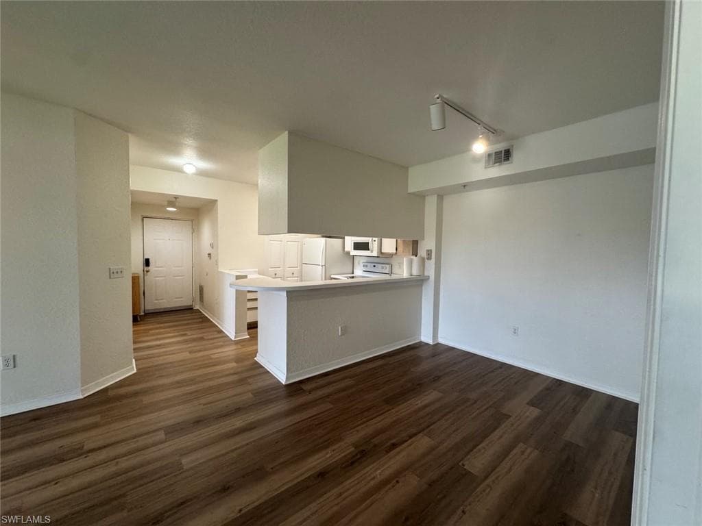 6400 Aragon WAY 303-1