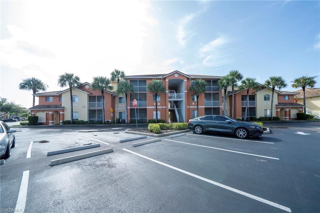 6400 Aragon WAY 303-8
