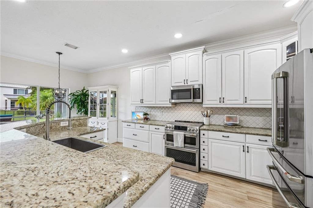 2538 Blackburn CIR-4