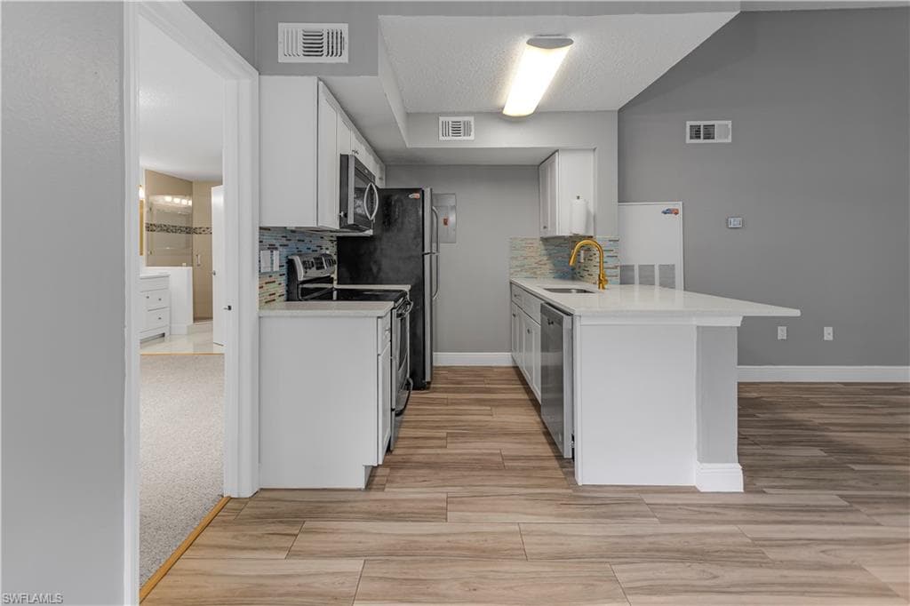 12561 Equestrian CIR 816-11