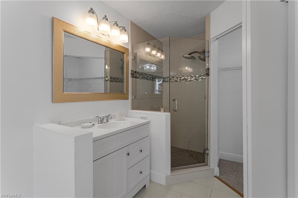 12561 Equestrian CIR 816-19