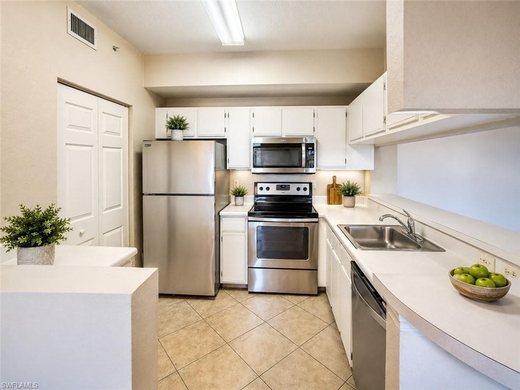 6490 Aragon WAY 303-6