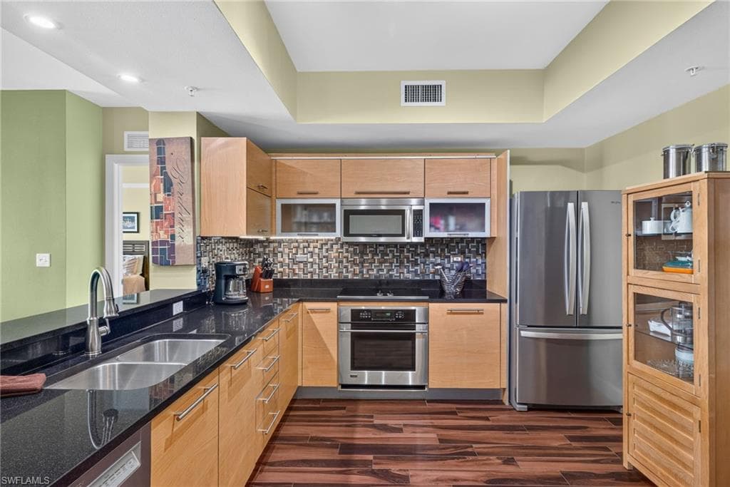 3000 Oasis Grand BLVD 505-9