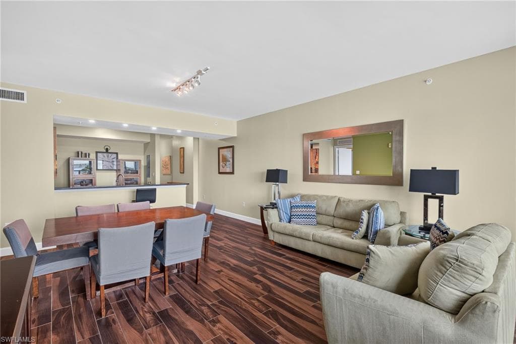 3000 Oasis Grand BLVD 505-8
