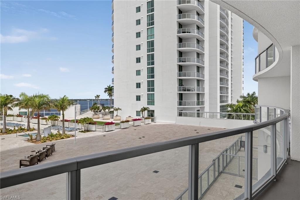 3000 Oasis Grand BLVD 505-25
