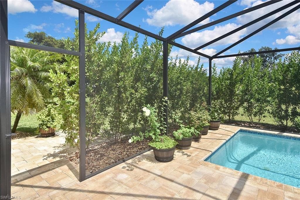 2549 Ashbury CIR-41