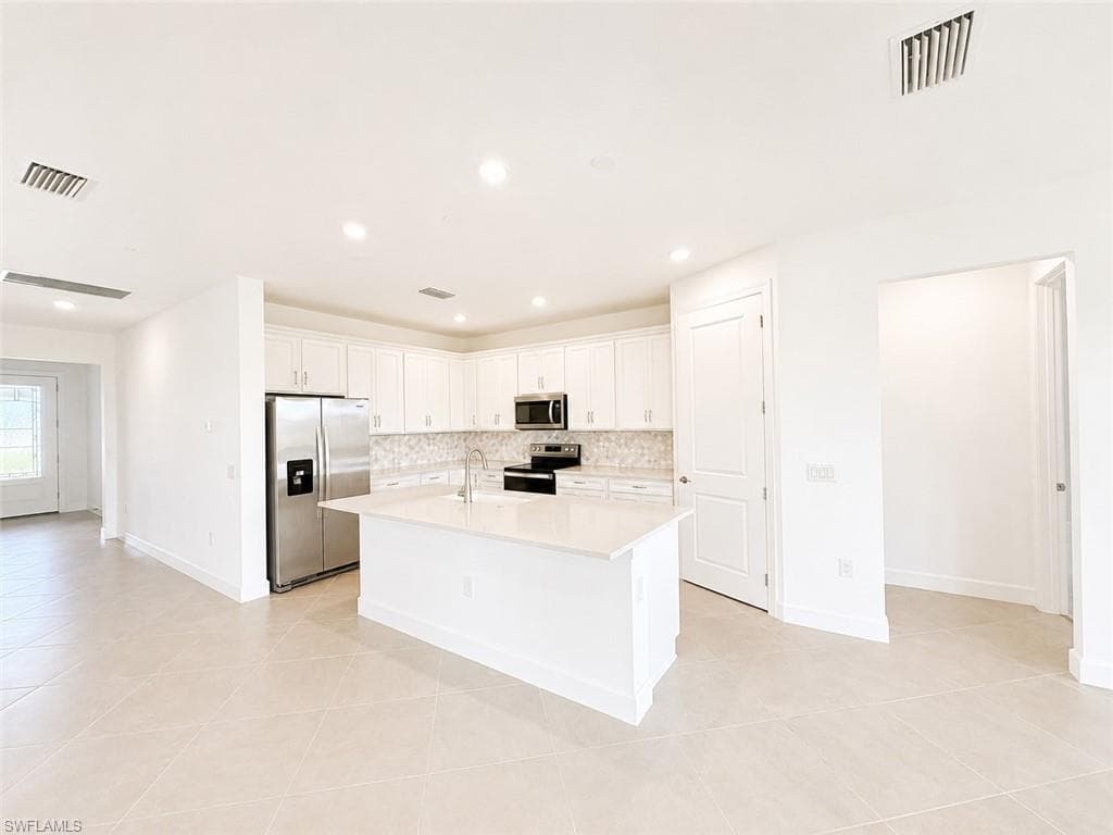 3929 Hampton CIR-11