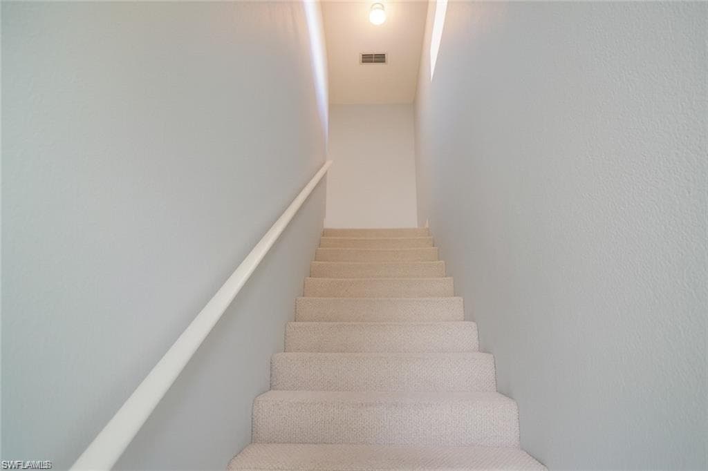 700 Luisa LN 2-8
