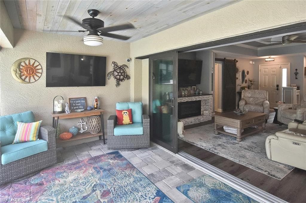 2893 N Vizza LN-40