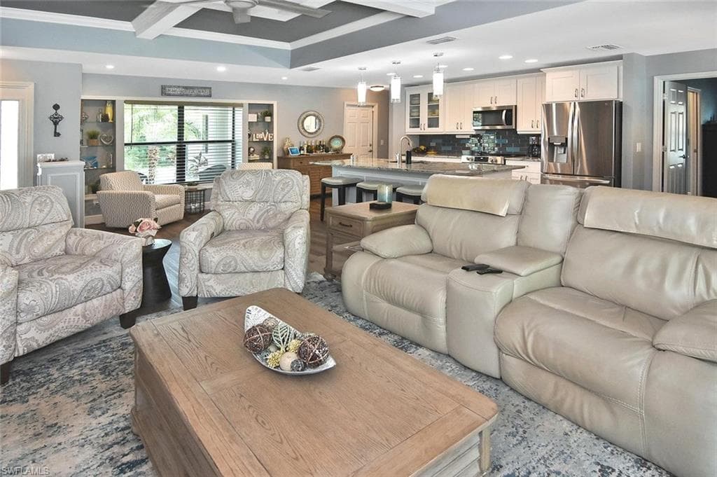 2893 N Vizza LN-8