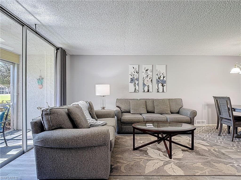 200 Turtle Lake CT 109-17