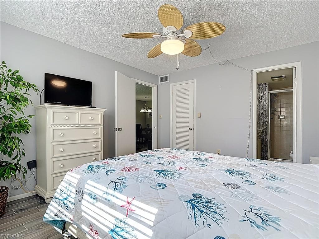 200 Turtle Lake CT 109-28