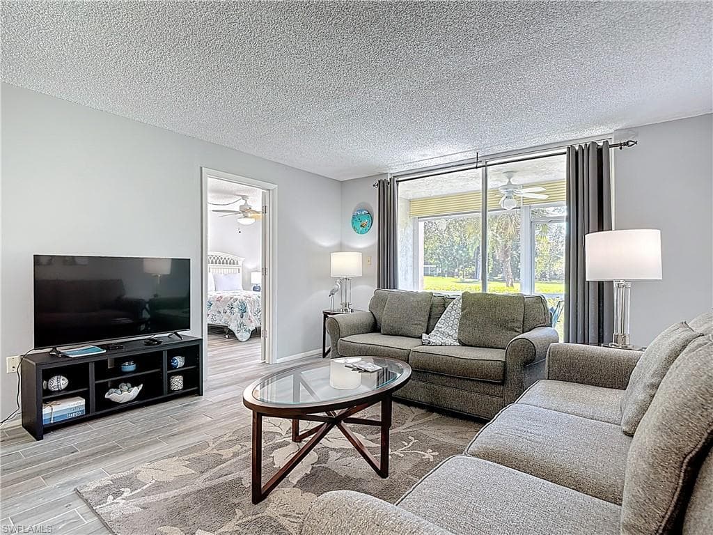 200 Turtle Lake CT 109-14
