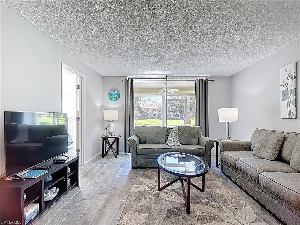 200 Turtle Lake CT 109-15