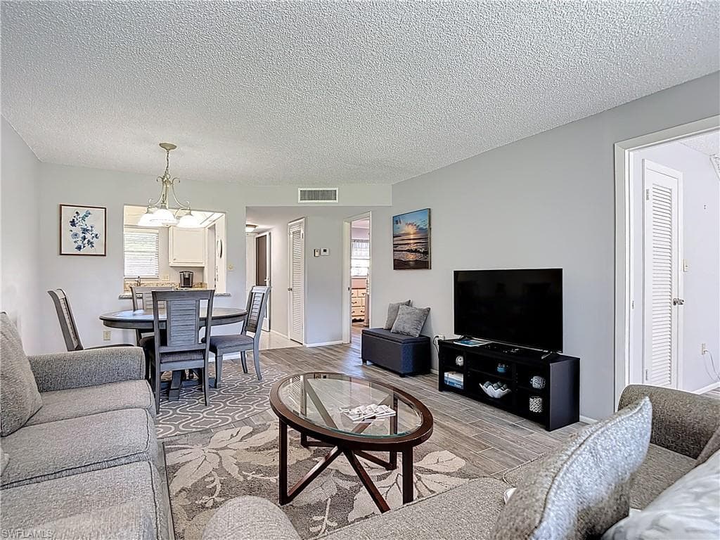 200 Turtle Lake CT 109-19