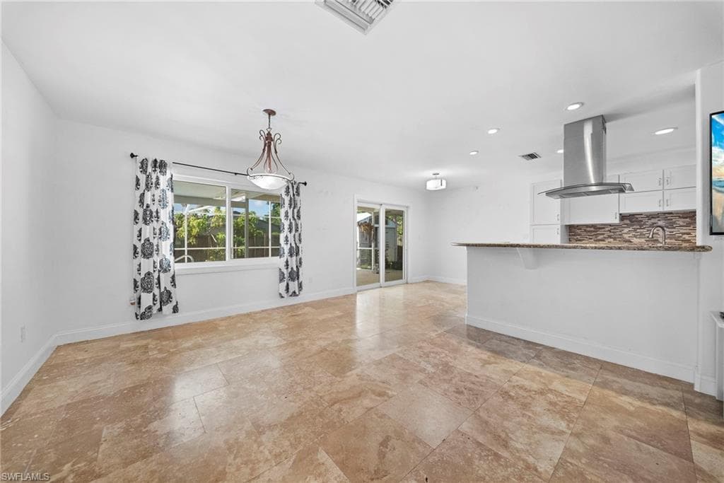 7454 Sea Island RD-9