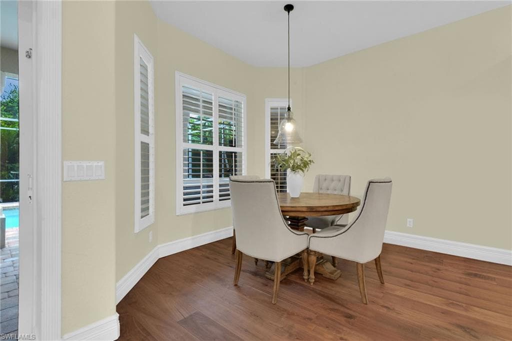 11620 Spoonbill LN-13